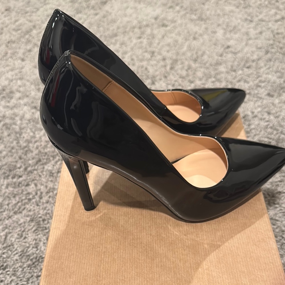 Black Patent Leather High Heel Stilettos - Picture 2 of 3